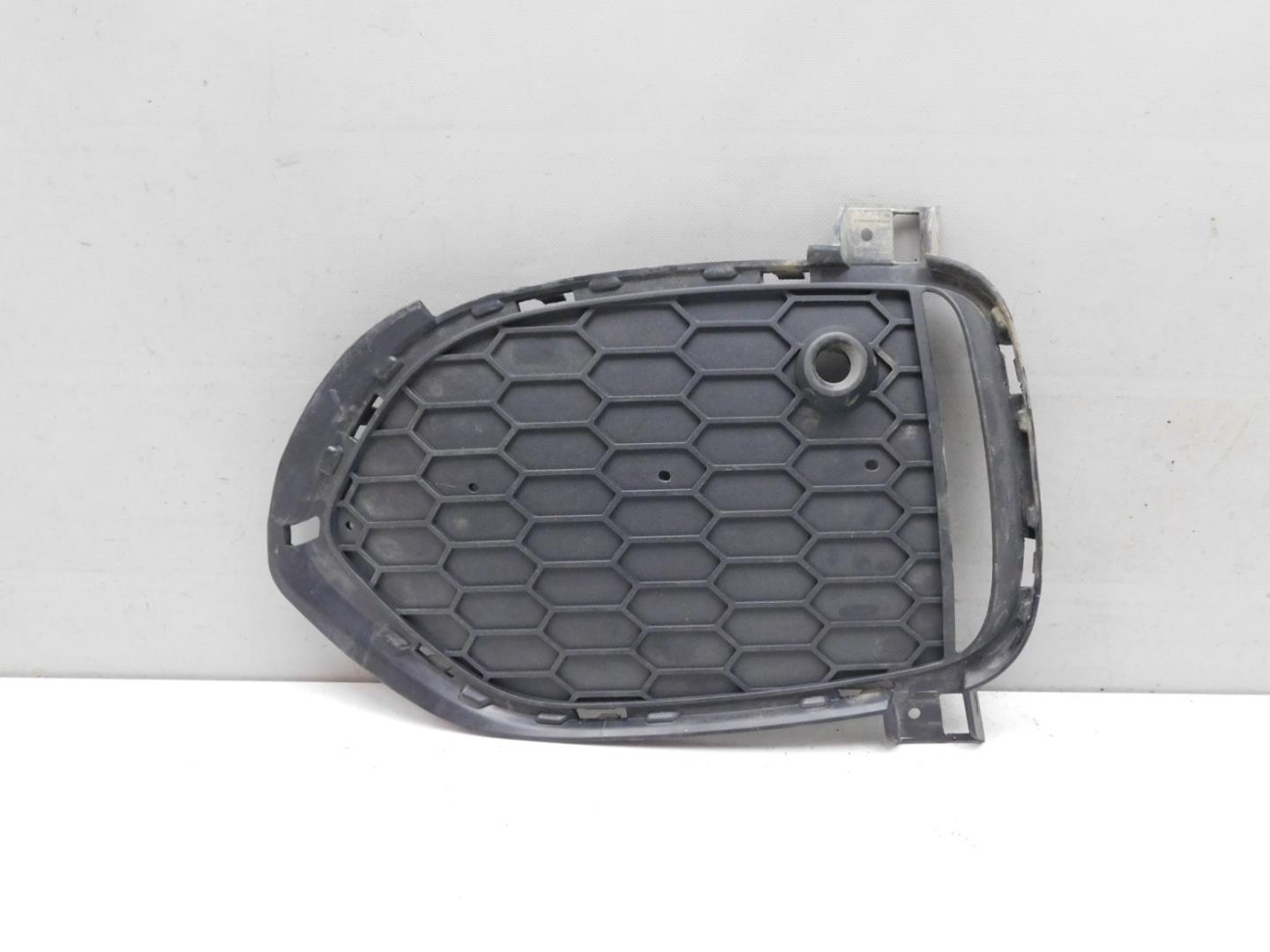 Решетка в бампер левая