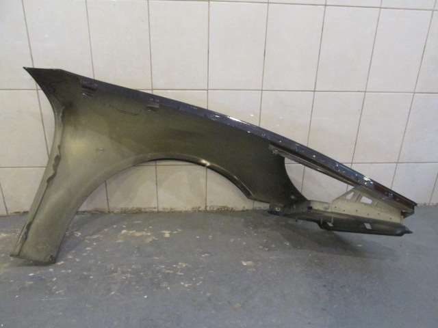 Крыло переднее левое