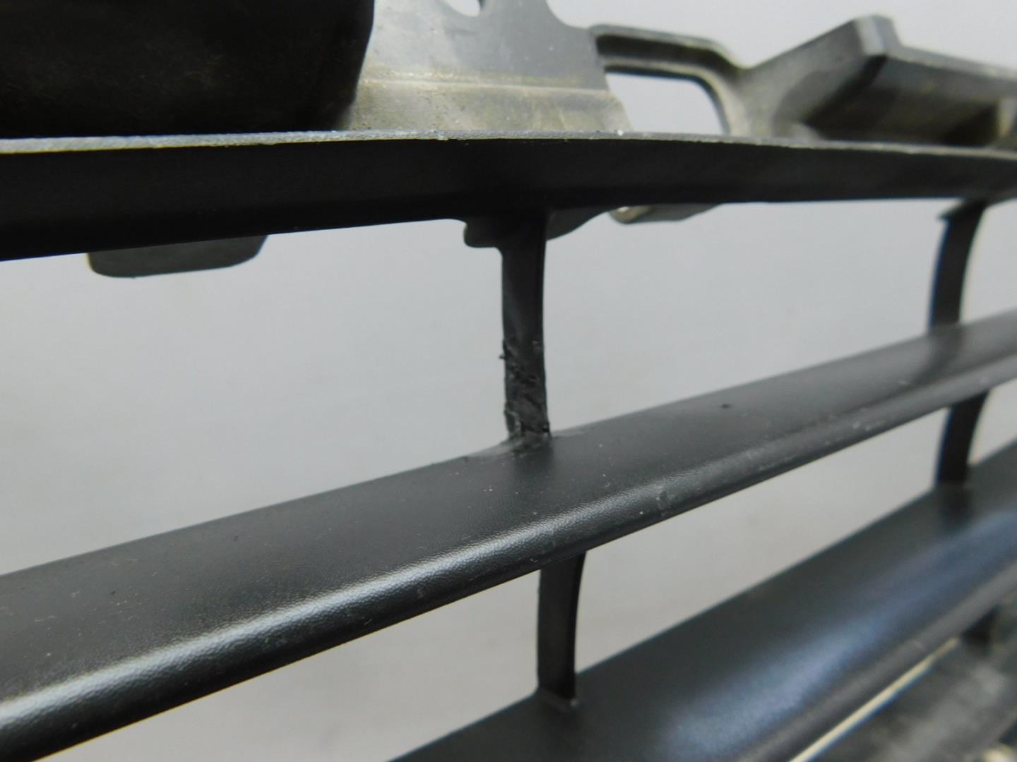 Решетка в бампер центральная