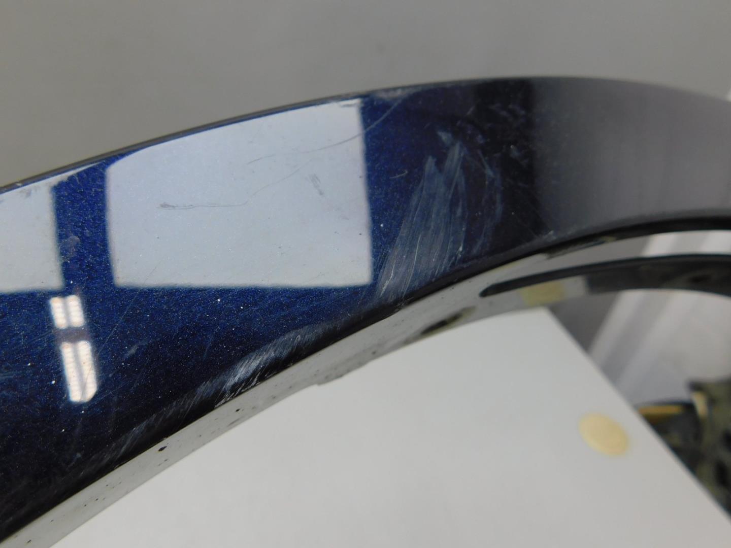 Накладка переднего крыла правого