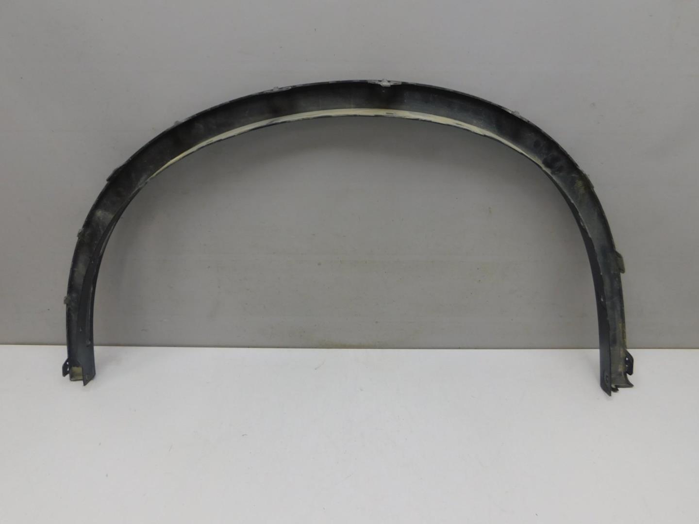 Накладка переднего крыла правого