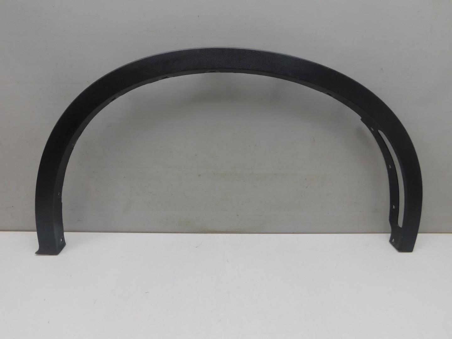 Накладка переднего крыла правого