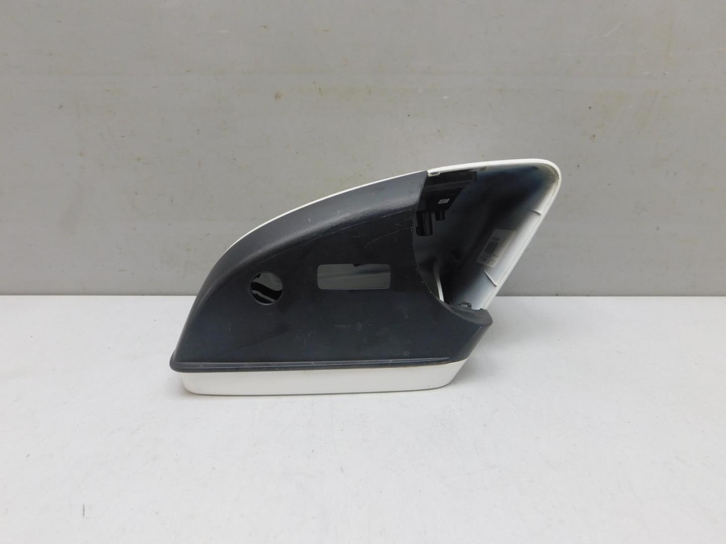 Накладка зеркала правого