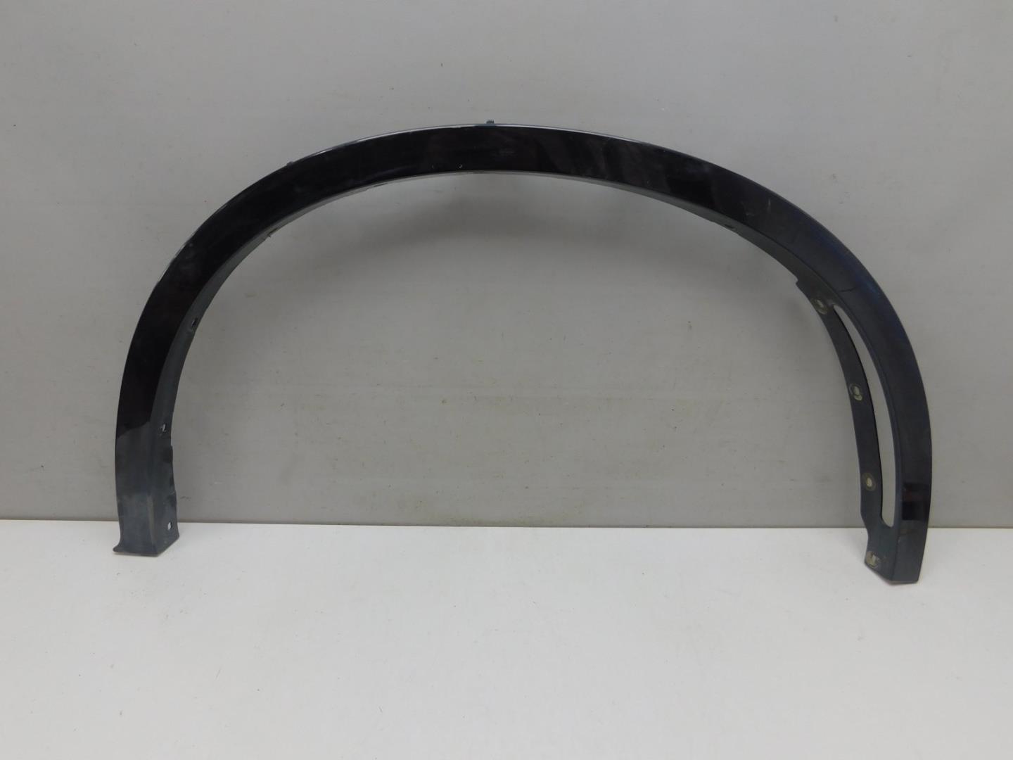 Накладка переднего крыла правого