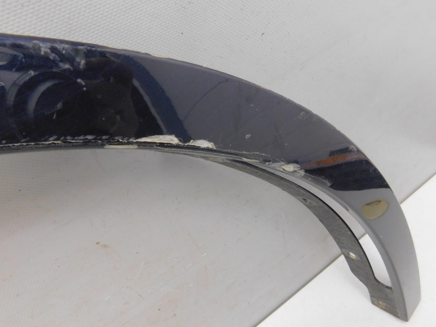 Накладка переднего крыла правого