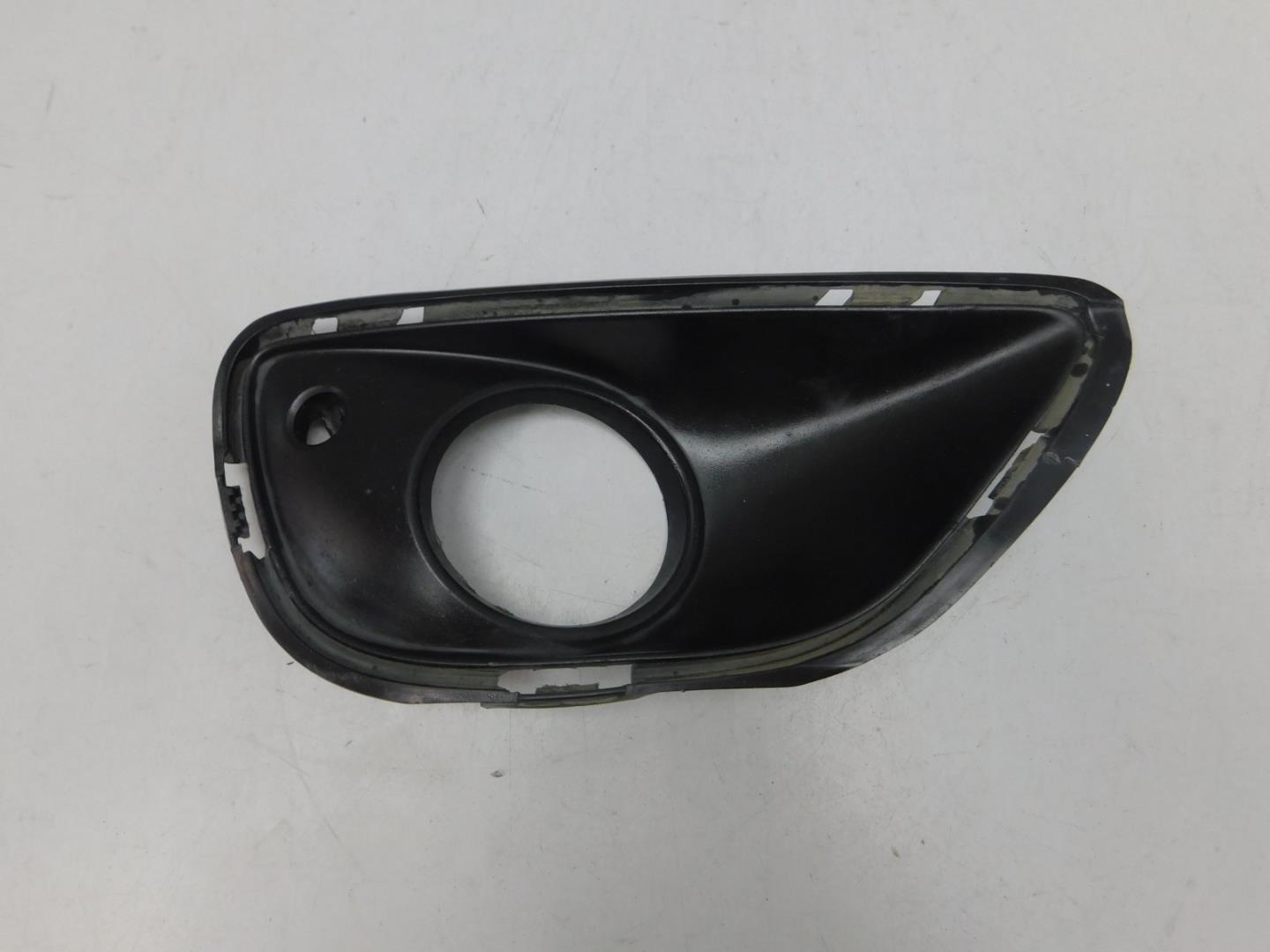 Решетка в бампер правая