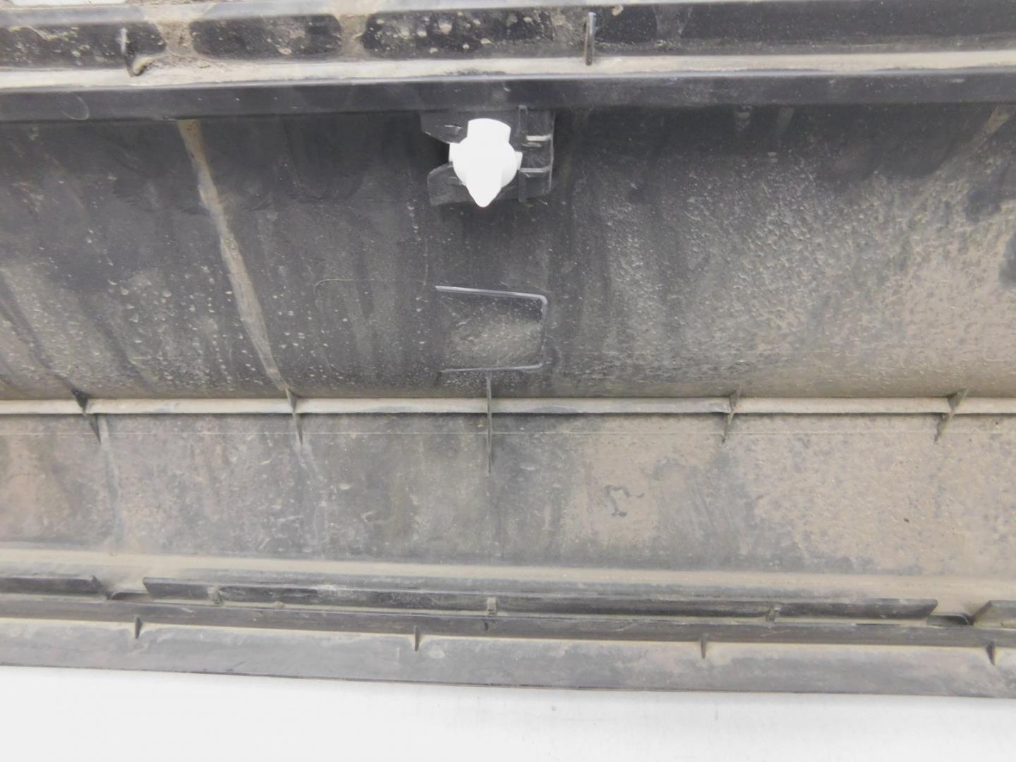 Накладка двери передней правой