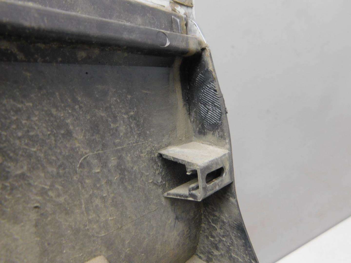 Накладка двери передней правой