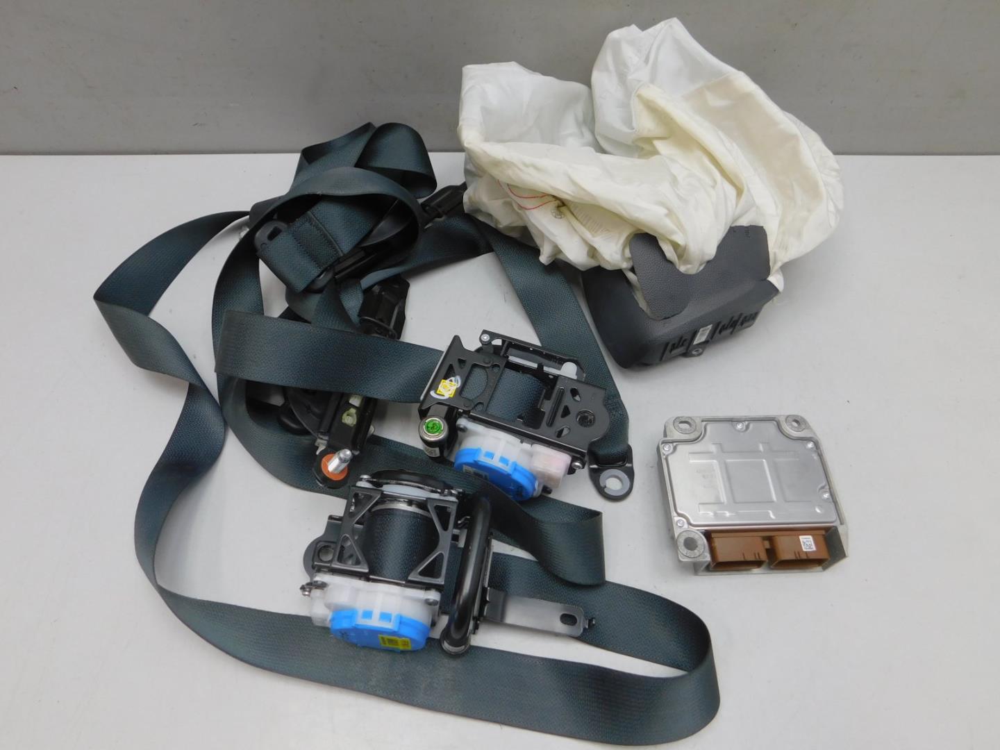 Подушка безопасности в рулевое колесо