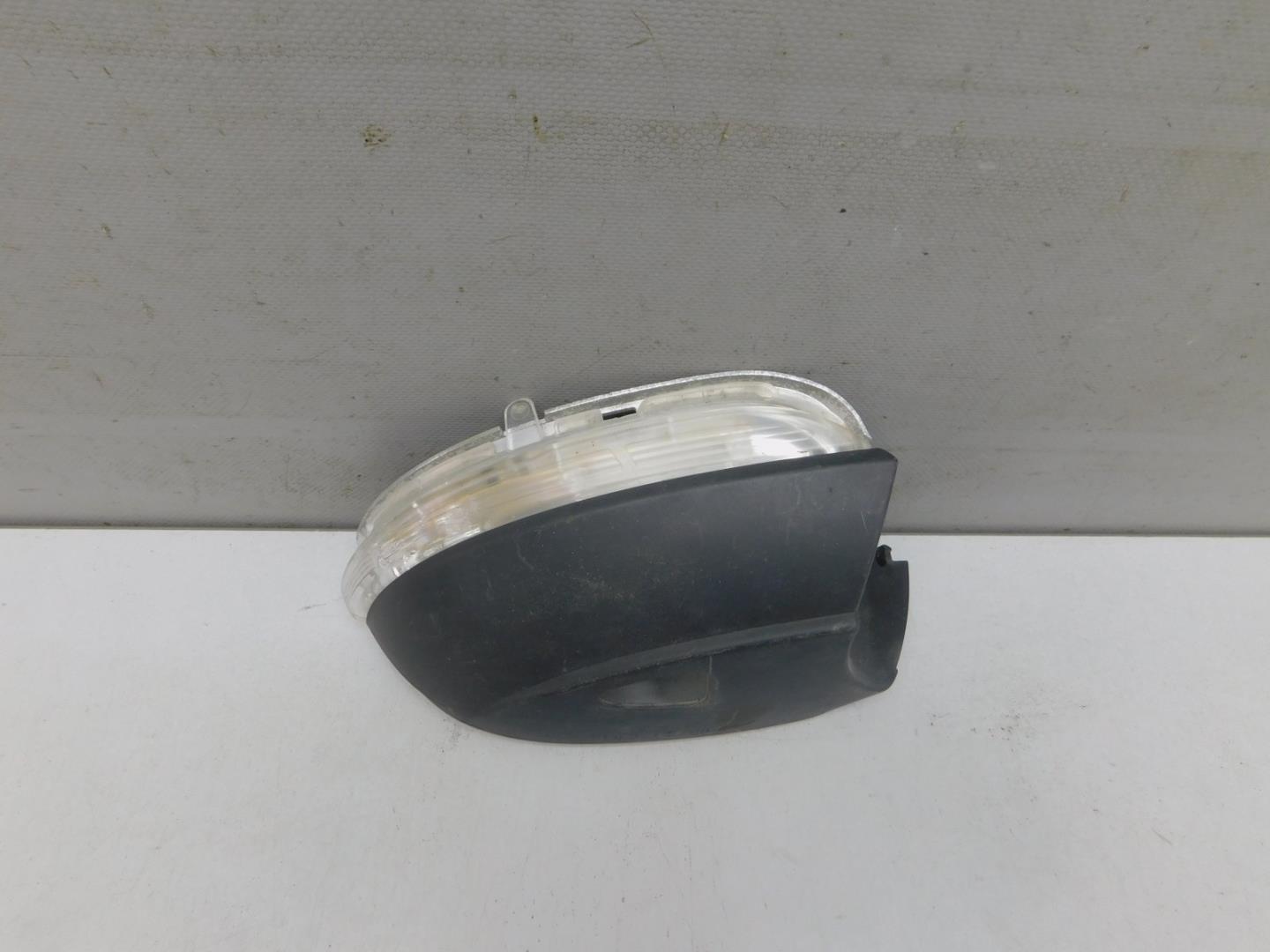 Указатель поворота правый