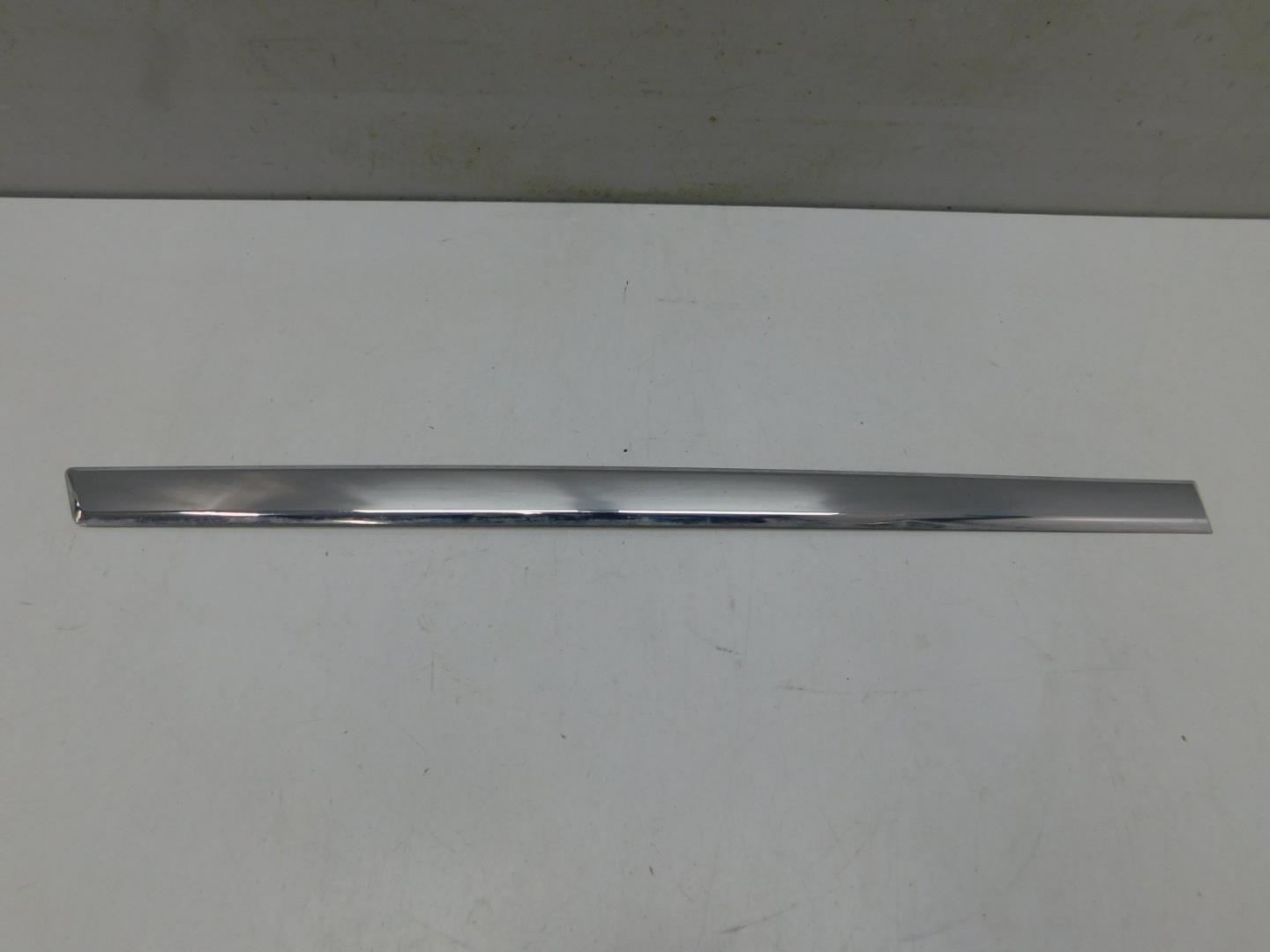 Молдинг задней правой двери