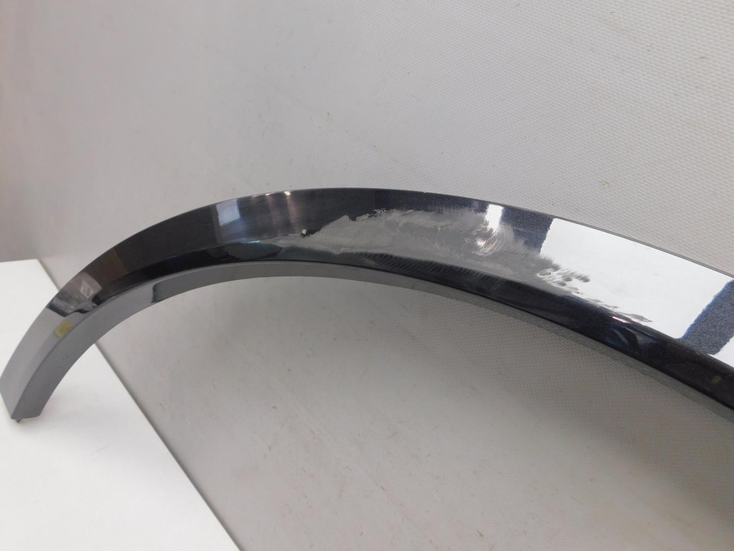 Накладка заднего крыла правого