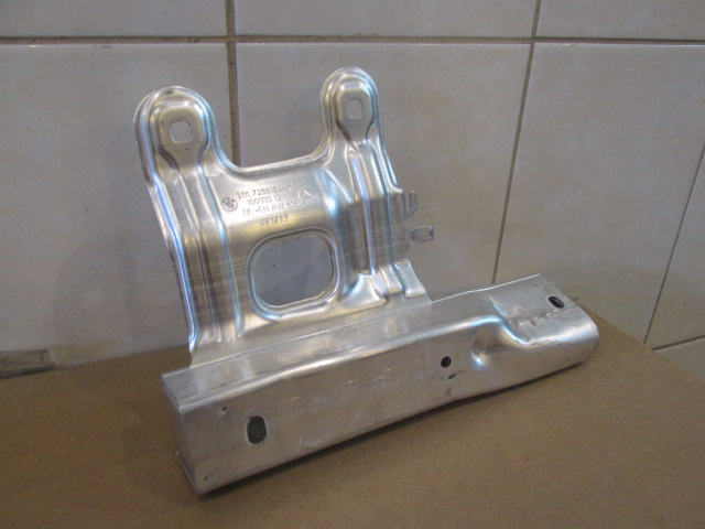 Кронштейн усилителя переднего бампера