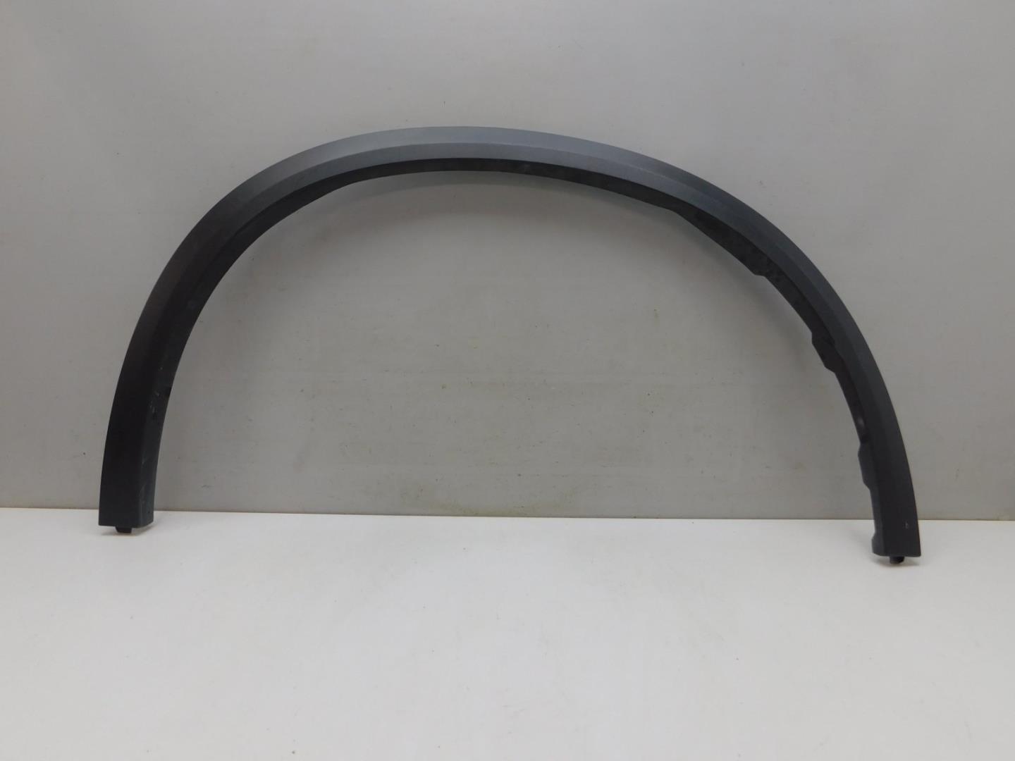 Накладка переднего крыла правого