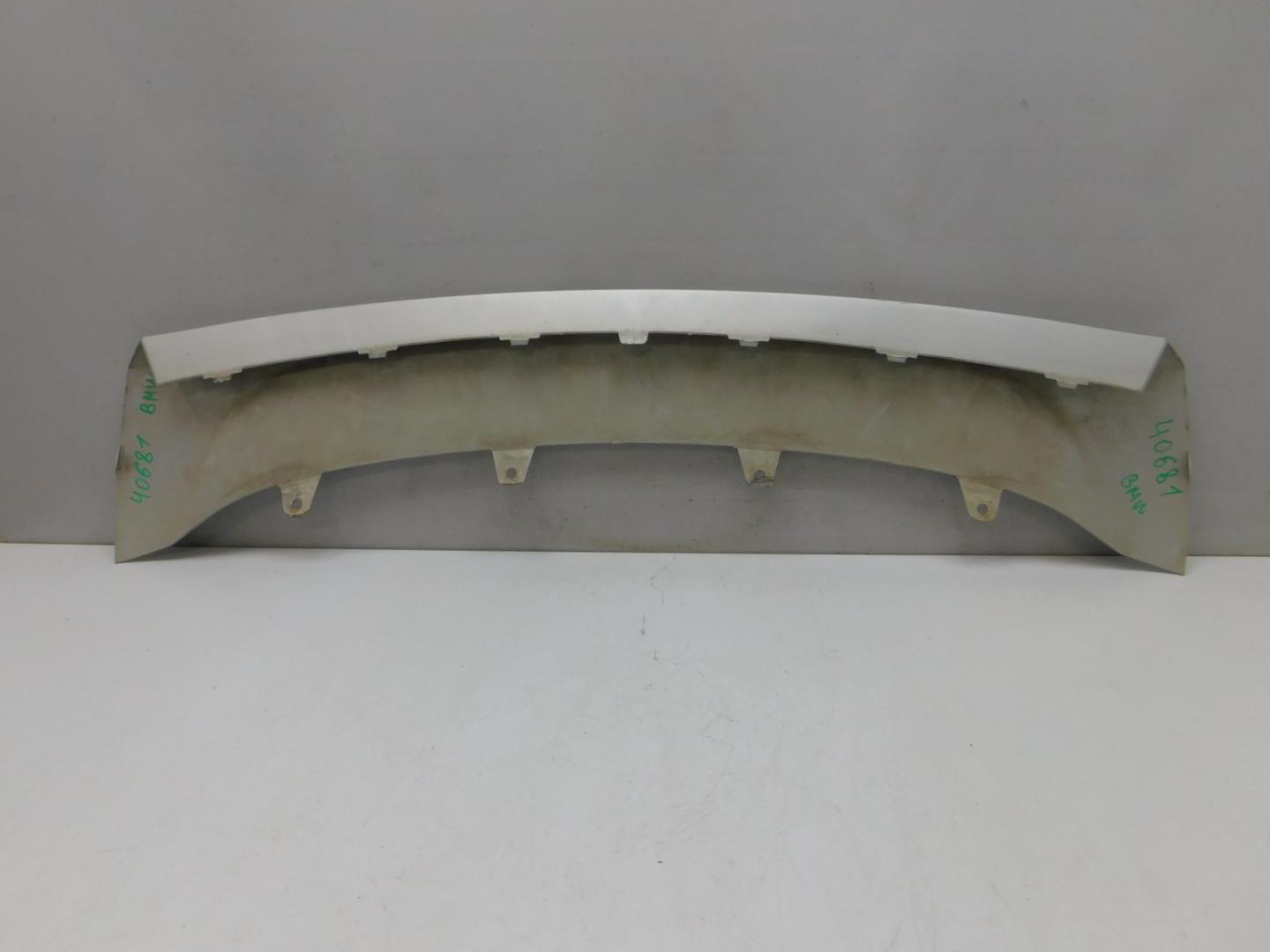 Накладка переднего бампера