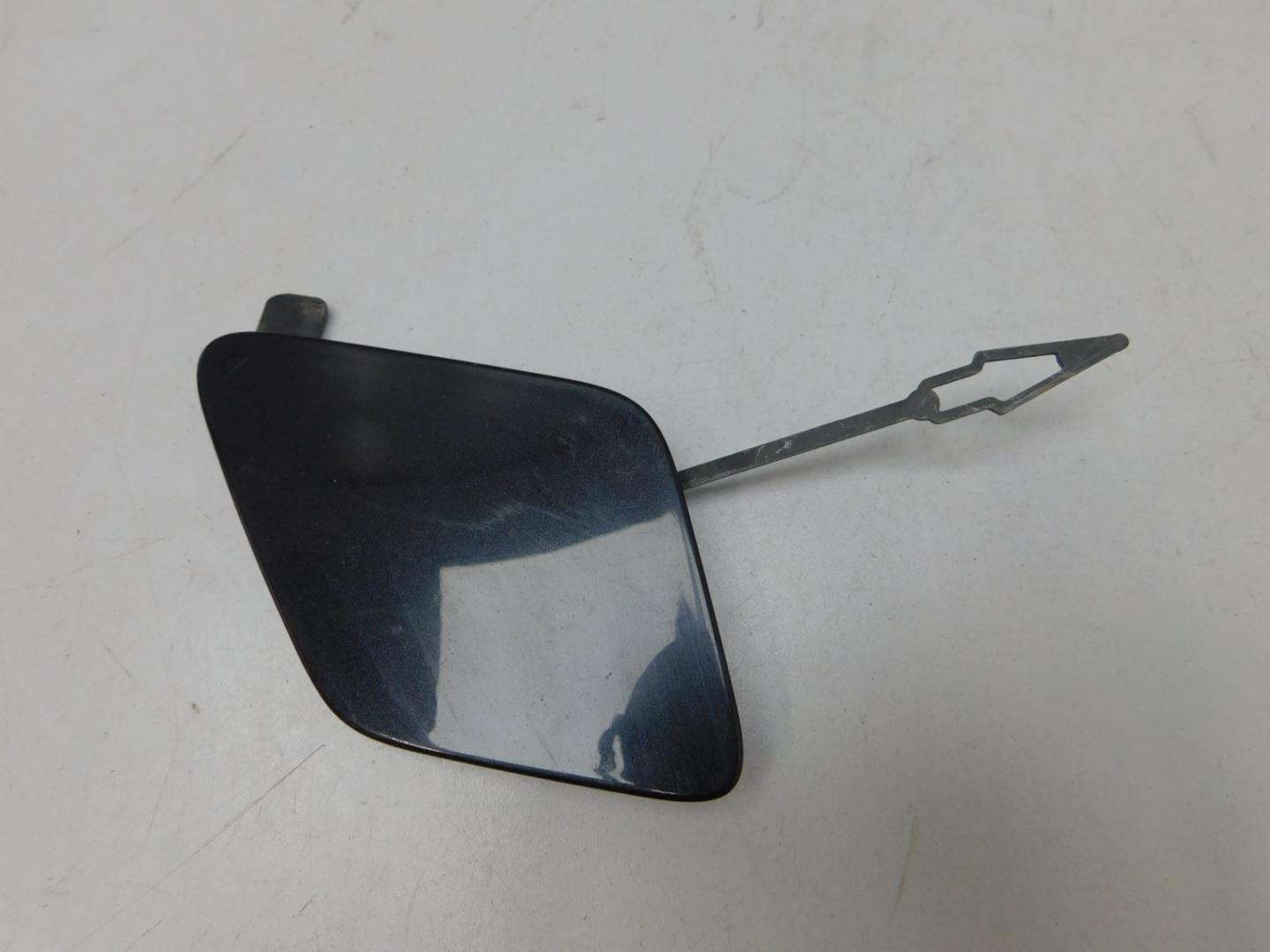 Заглушка буксировочного крюка