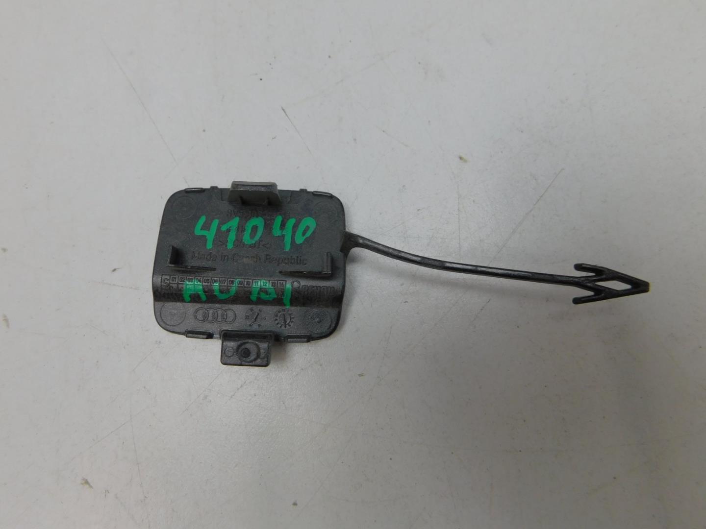 Заглушка буксировочного крюка