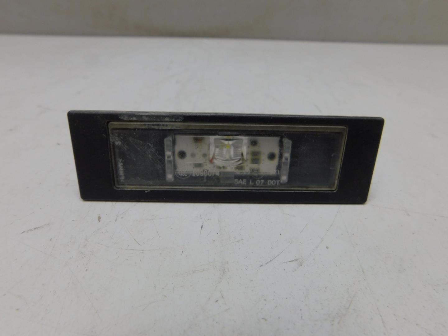 Фонарь подсветки номера