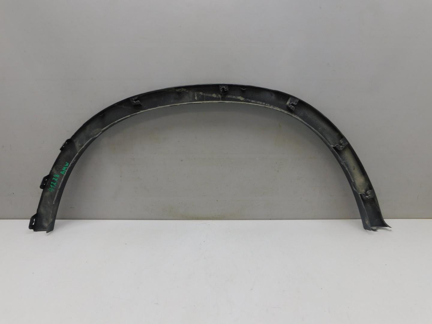 Накладка заднего крыла левого