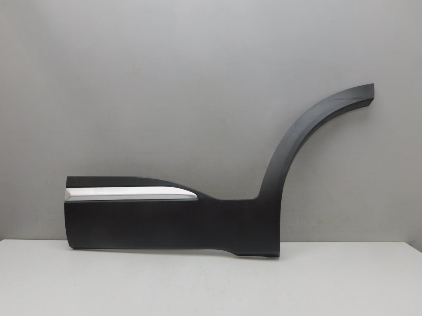 Накладка двери задней левой