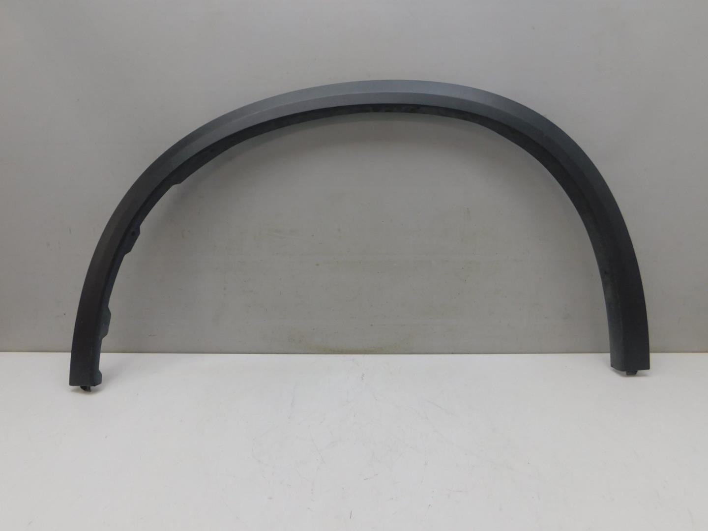 Накладка переднего крыла левого