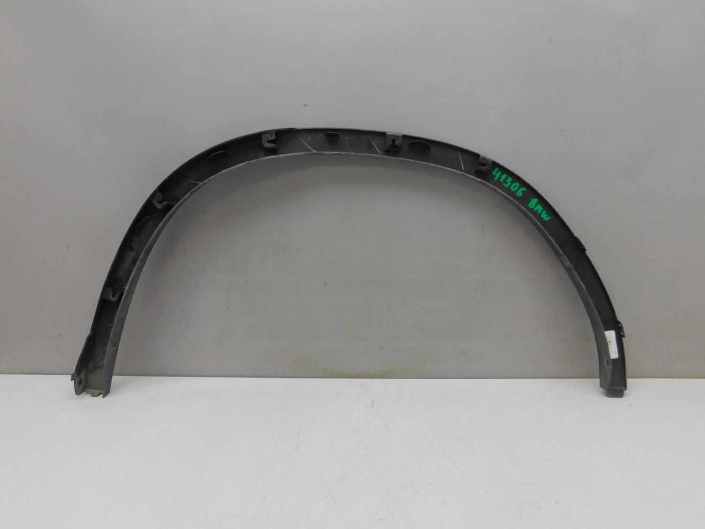 Накладка заднего крыла правого