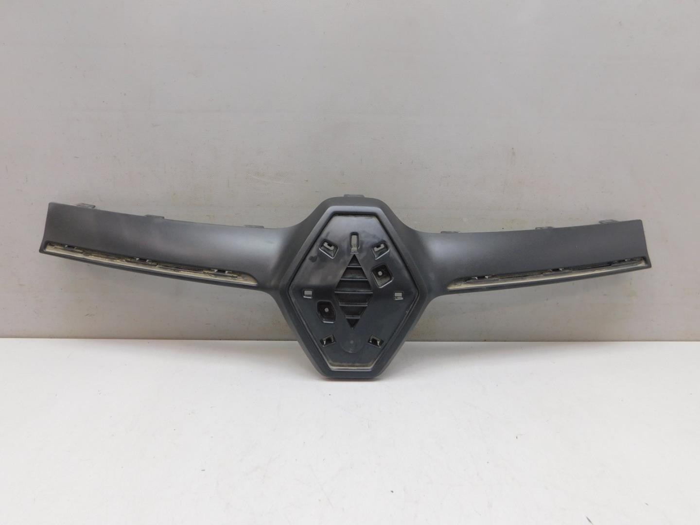 Накладка на решетку радиатора