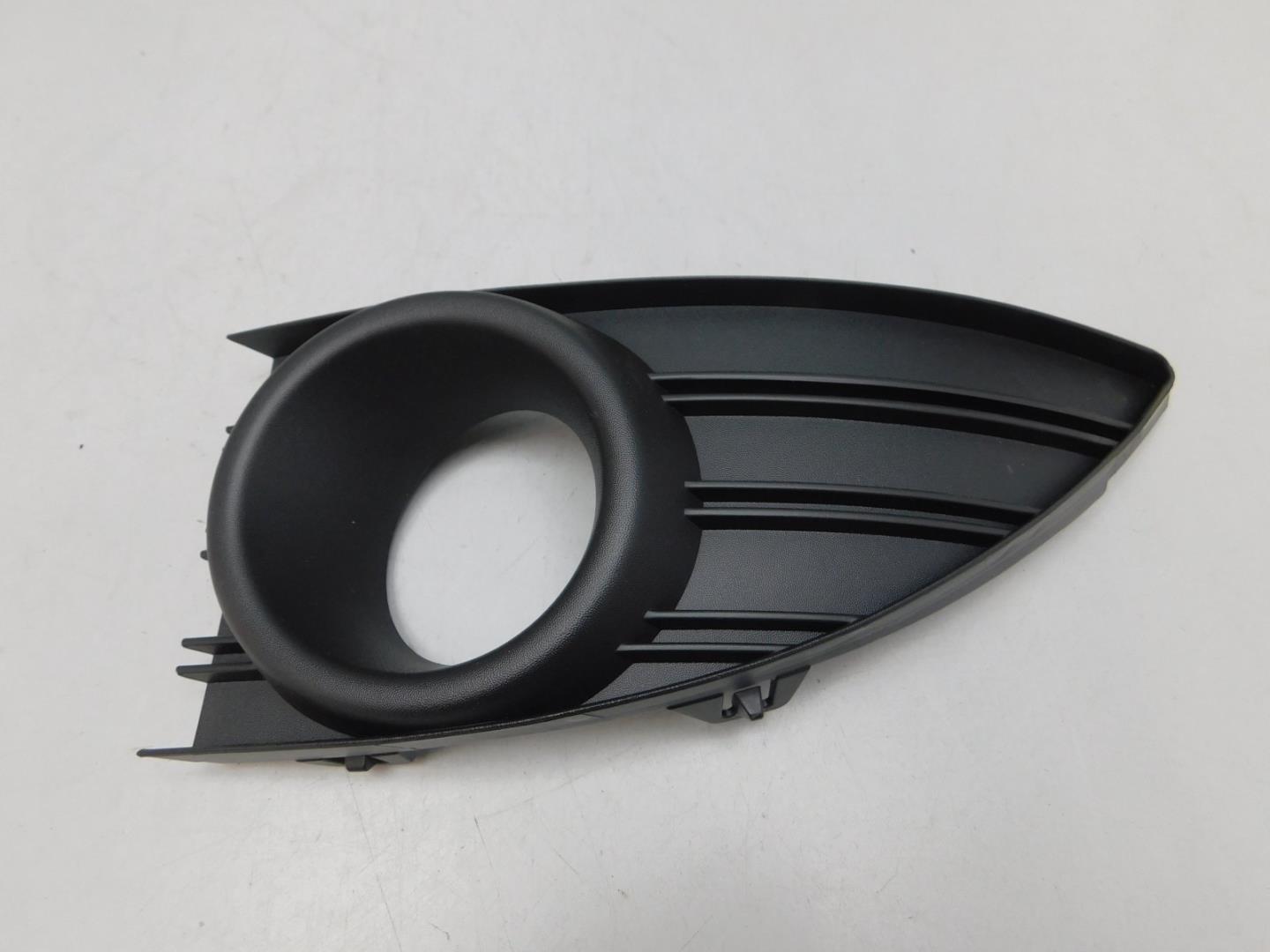 Решетка в бампер левая