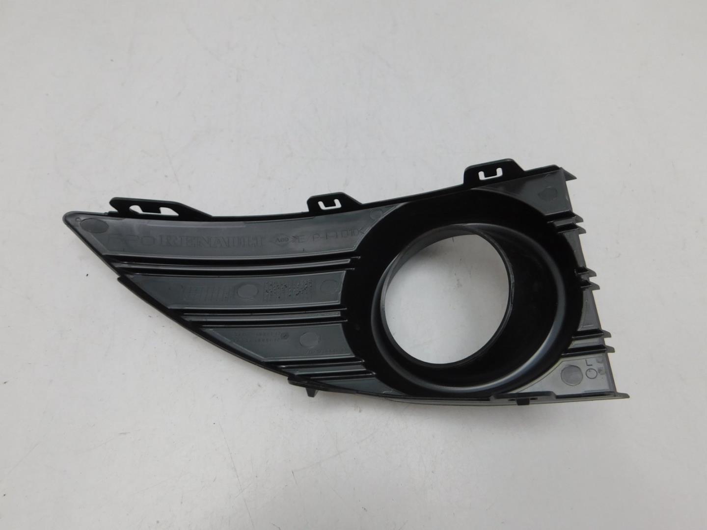 Решетка в бампер левая