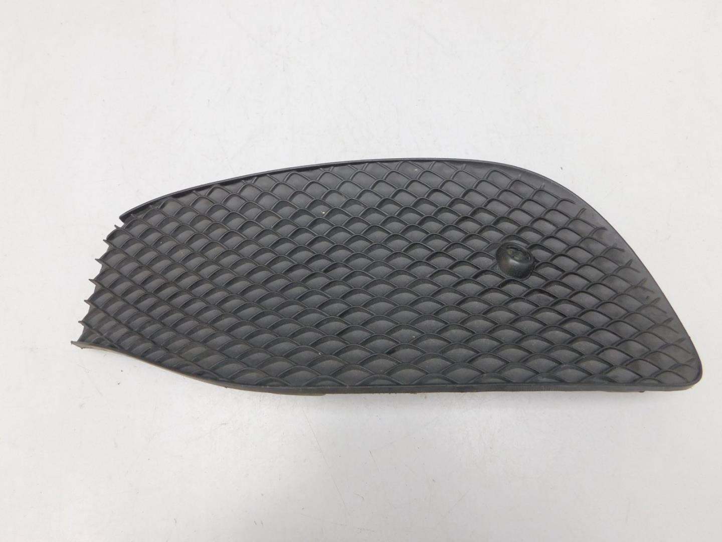 Решетка в бампер левая