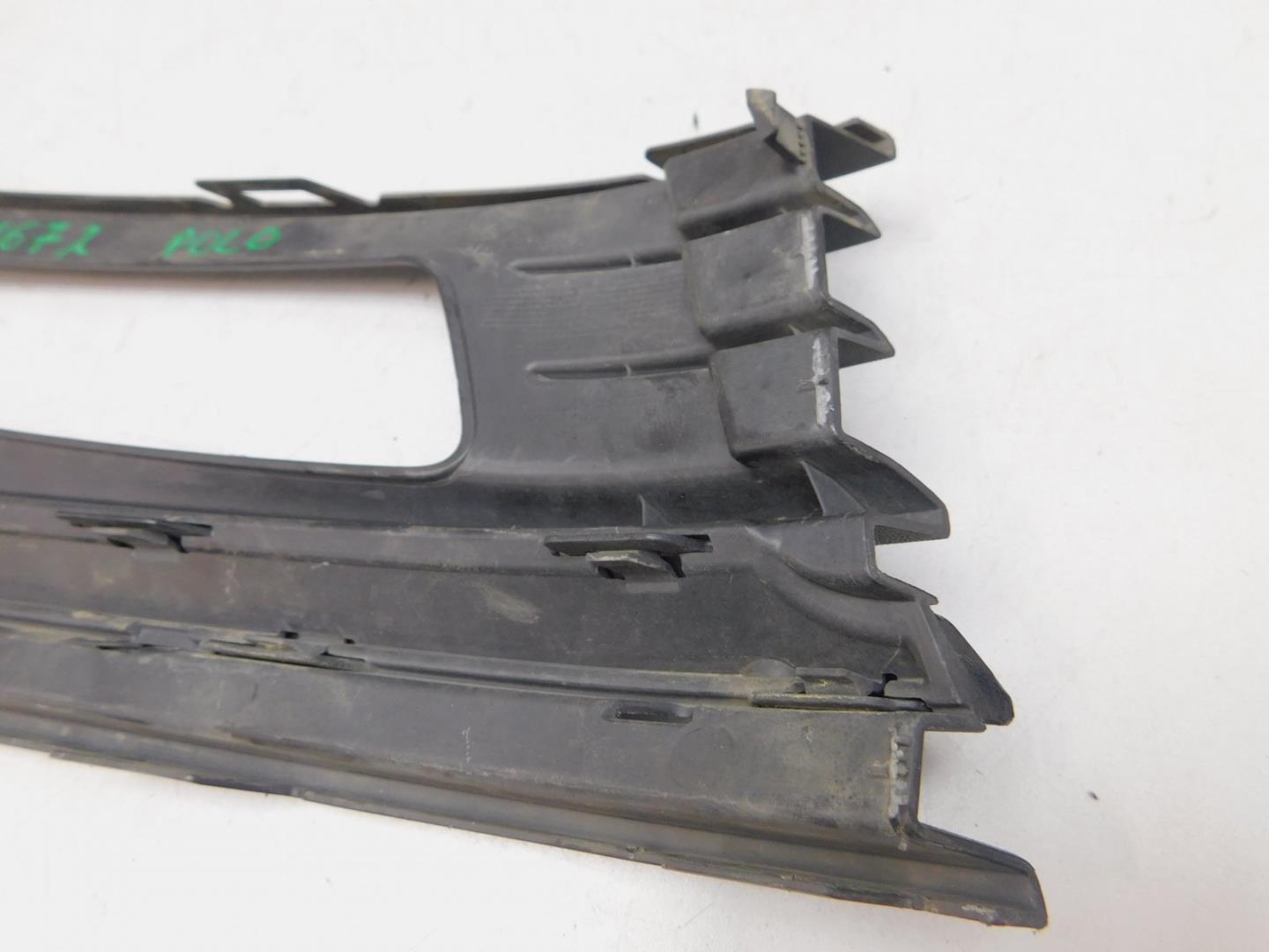 Решетка в бампер левая