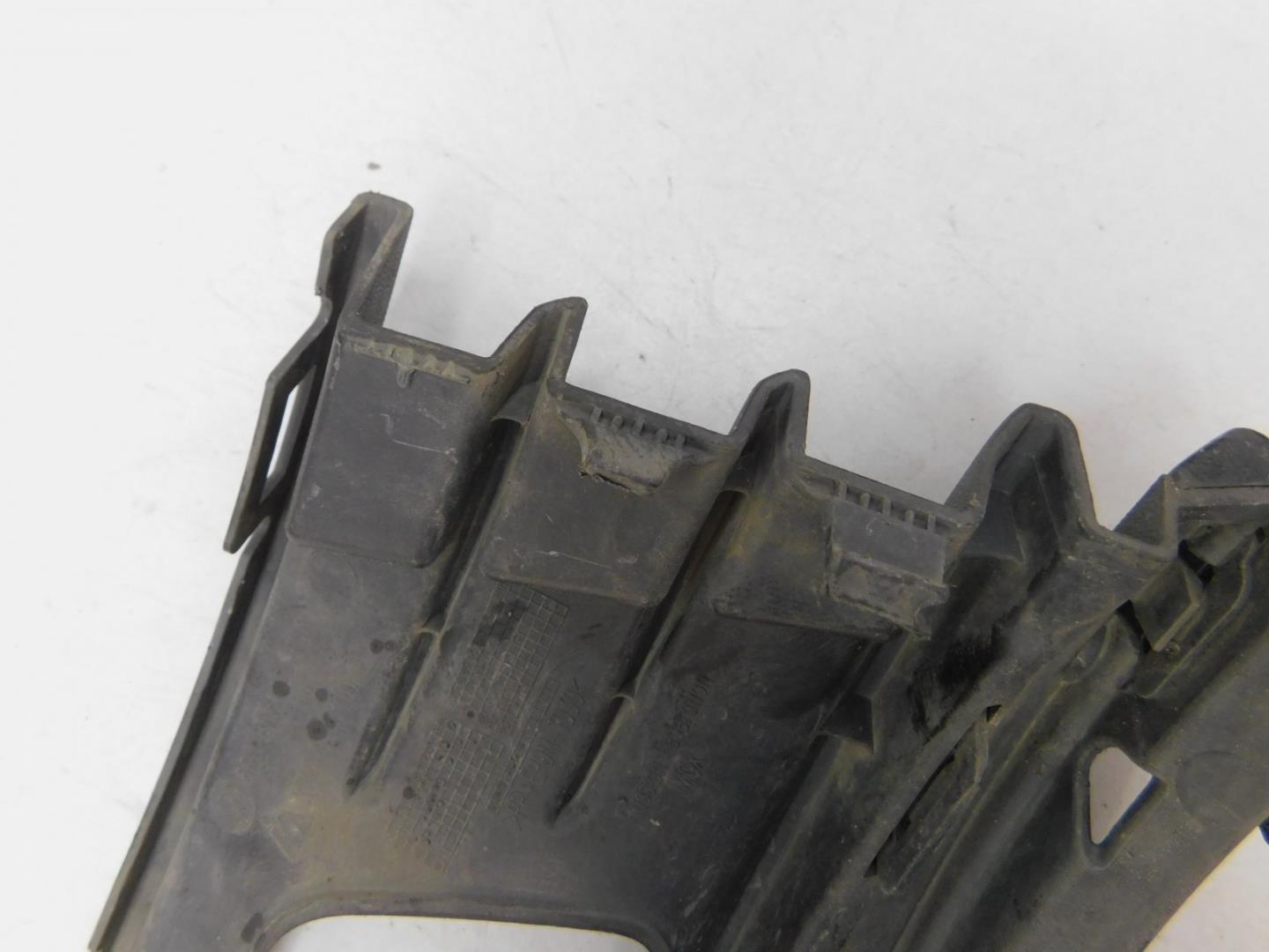 Решетка в бампер левая