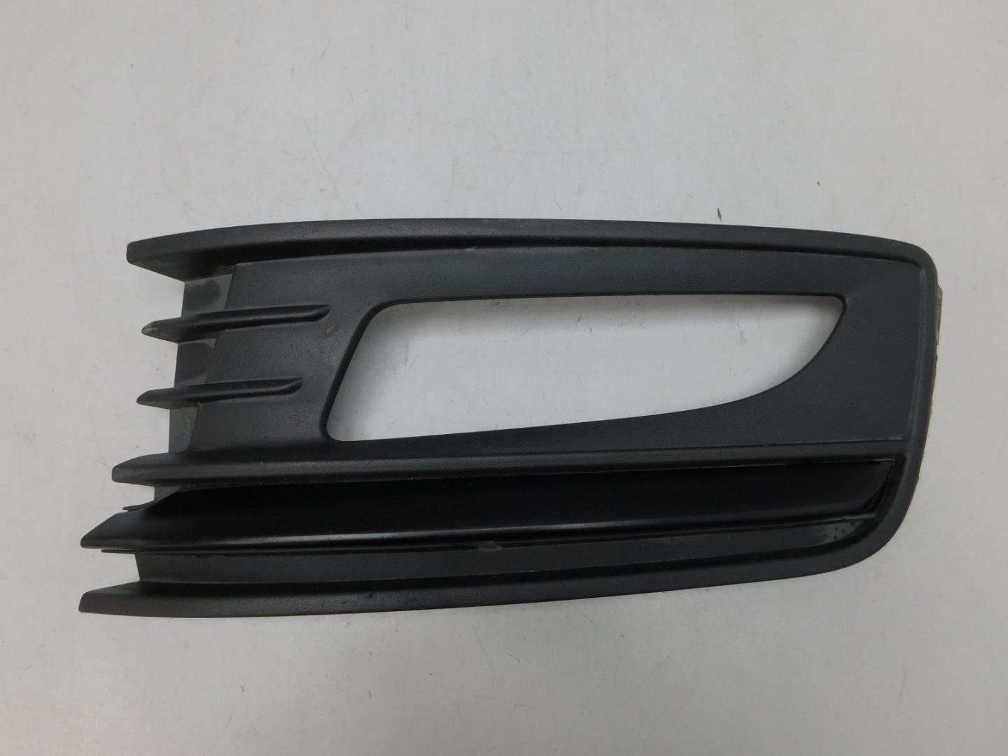 Решетка в бампер левая