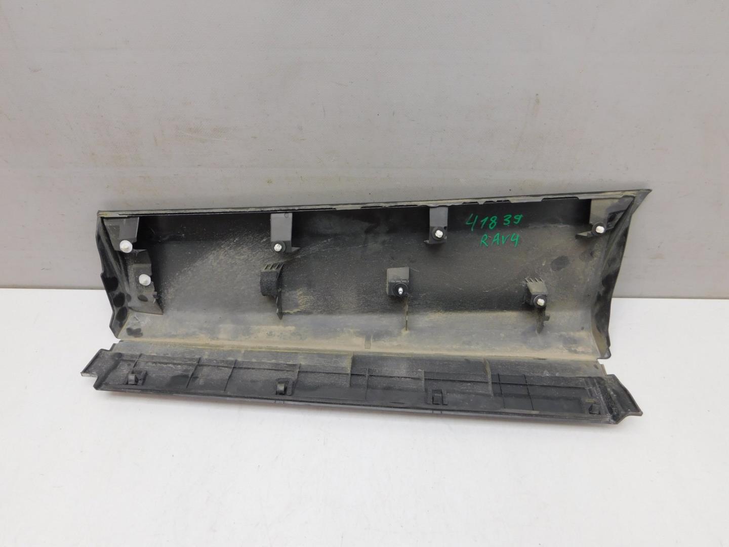 Накладка двери задней правой