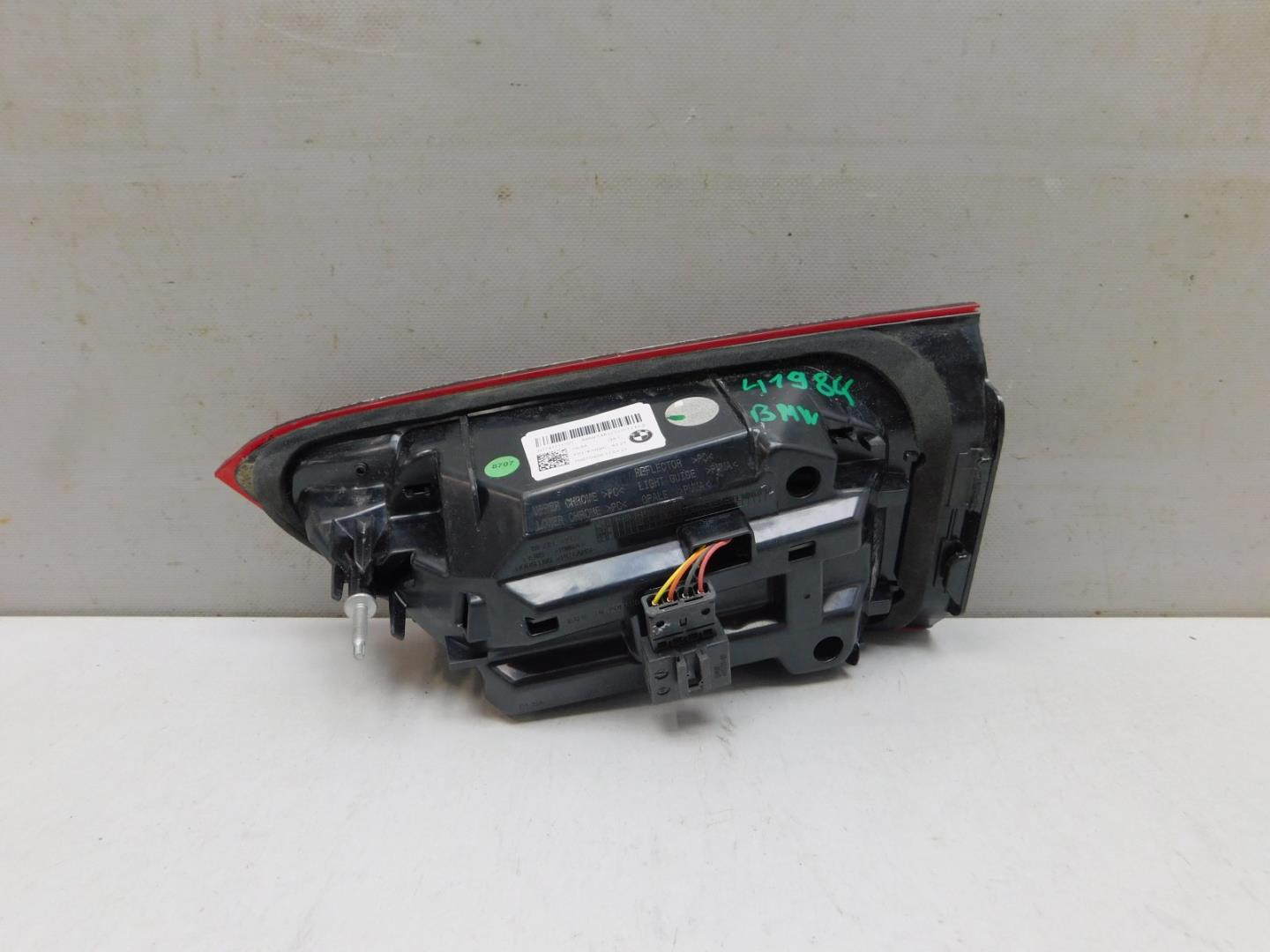 Фонарь задний внутренний левый