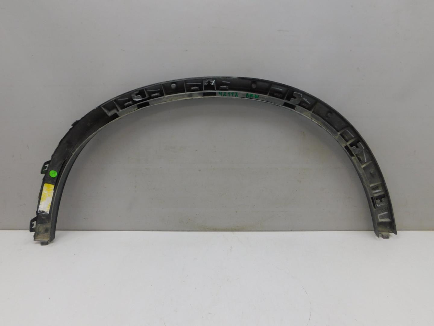 Накладка заднего крыла левого