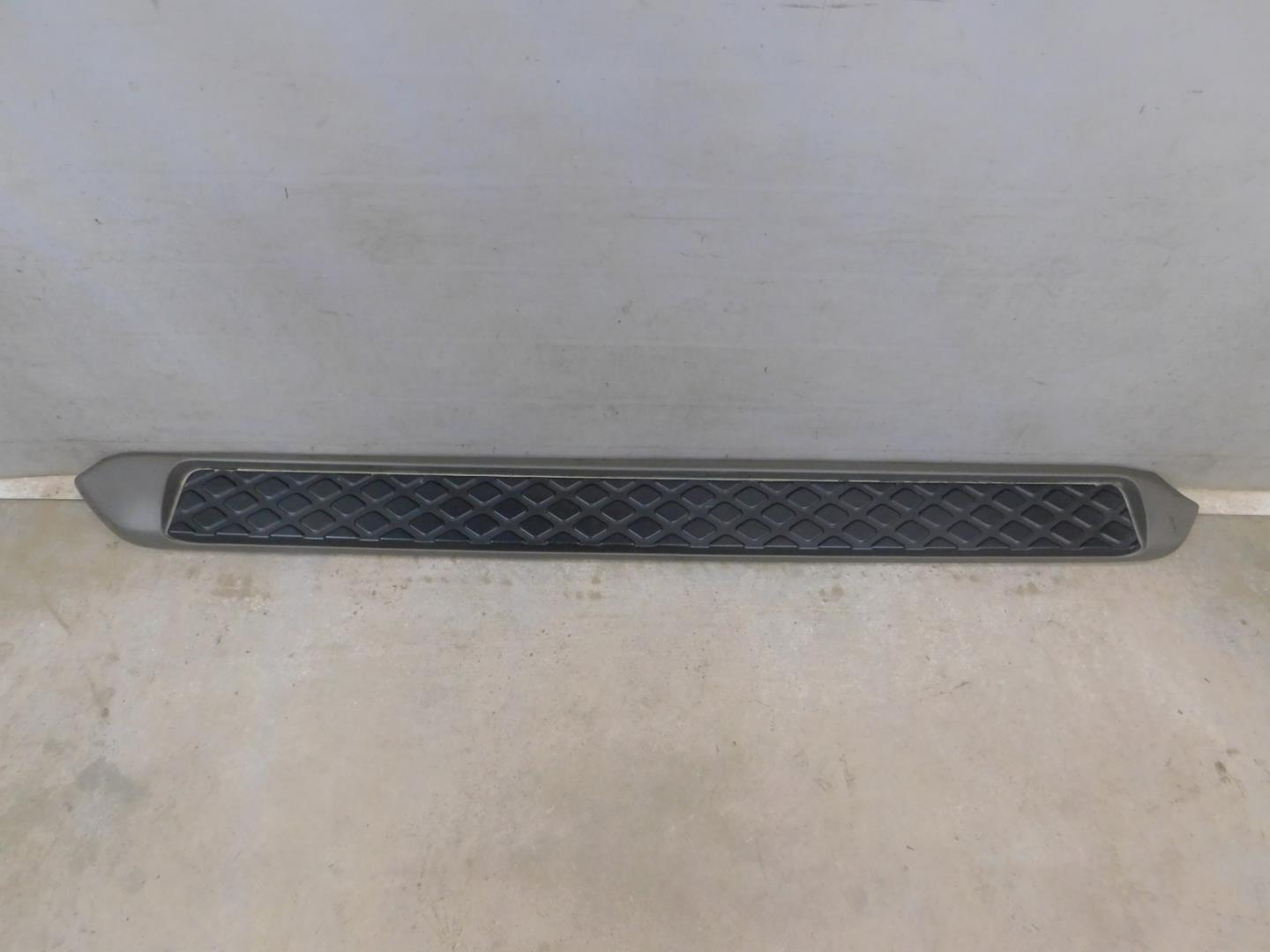 Подножка левая