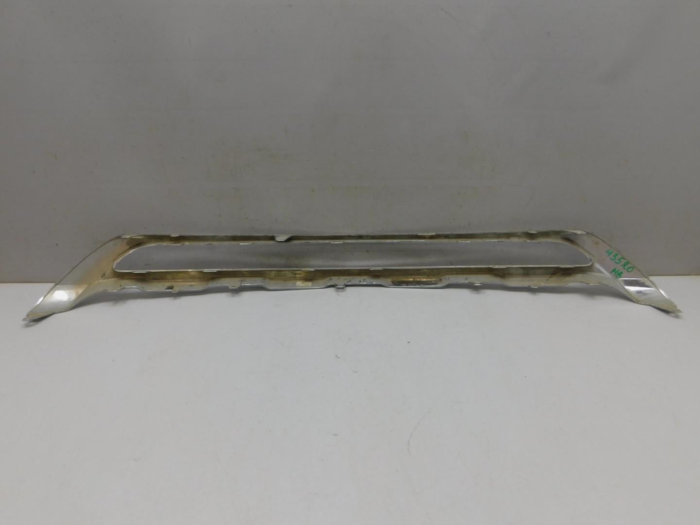 Накладка переднего бампера