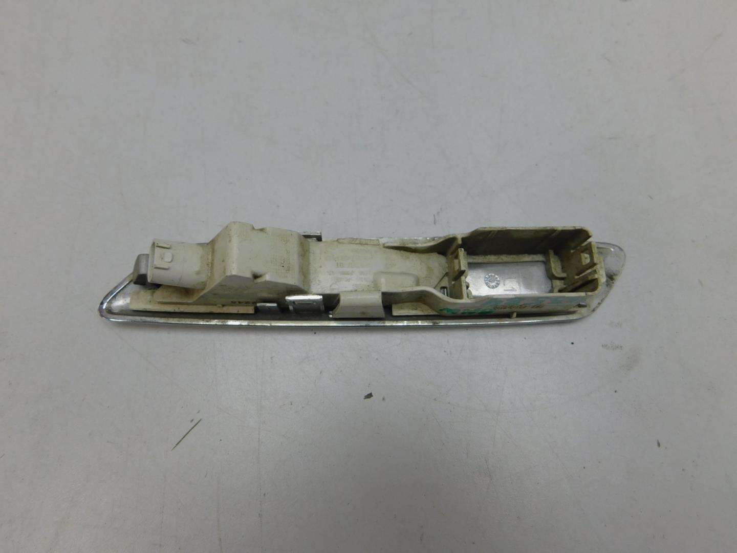 Повторитель поворота белый