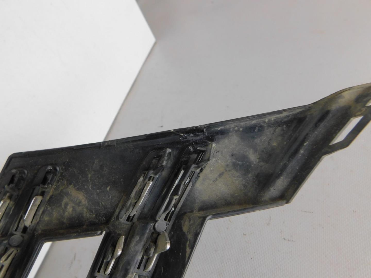 Накладка на решетку радиатора