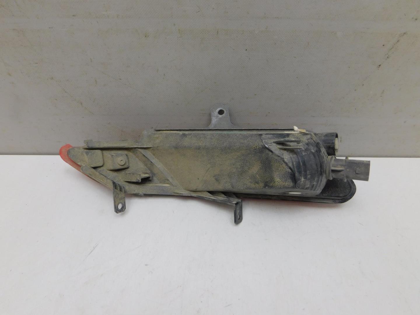 Фонарь задний в бампер левый