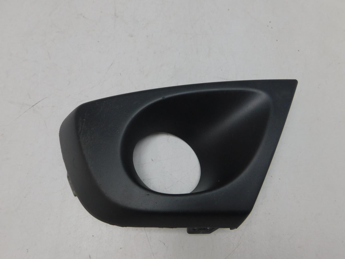 Решетка в бампер правая