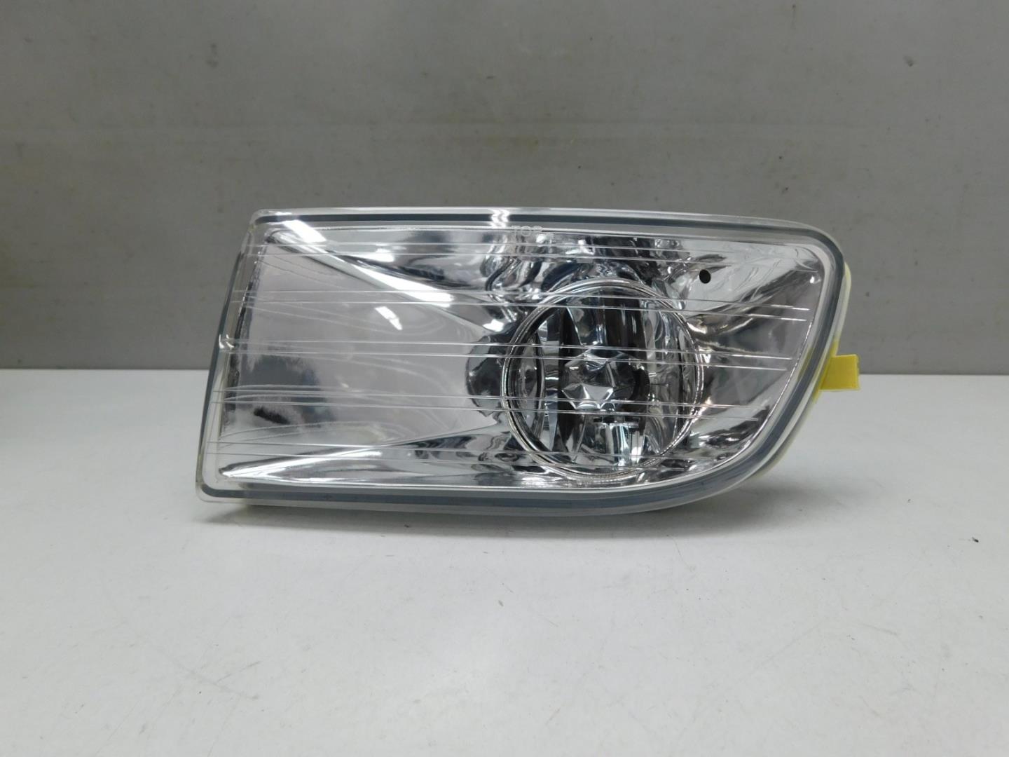 Фара противотуманная левая