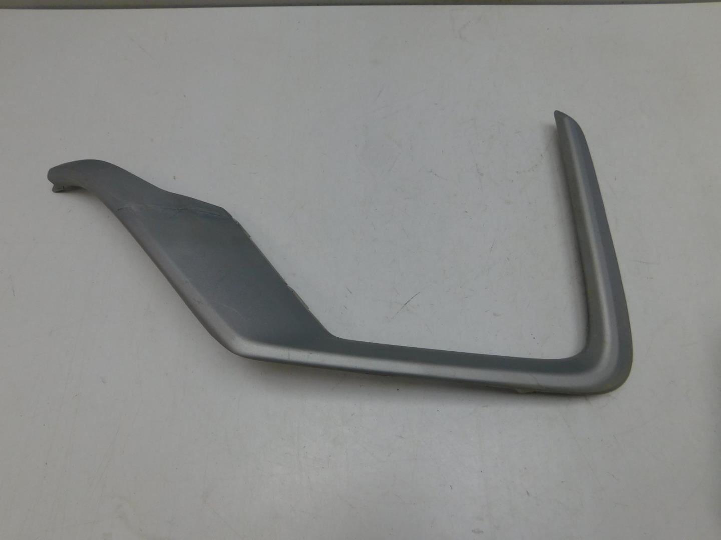 Накладка переднего бампера