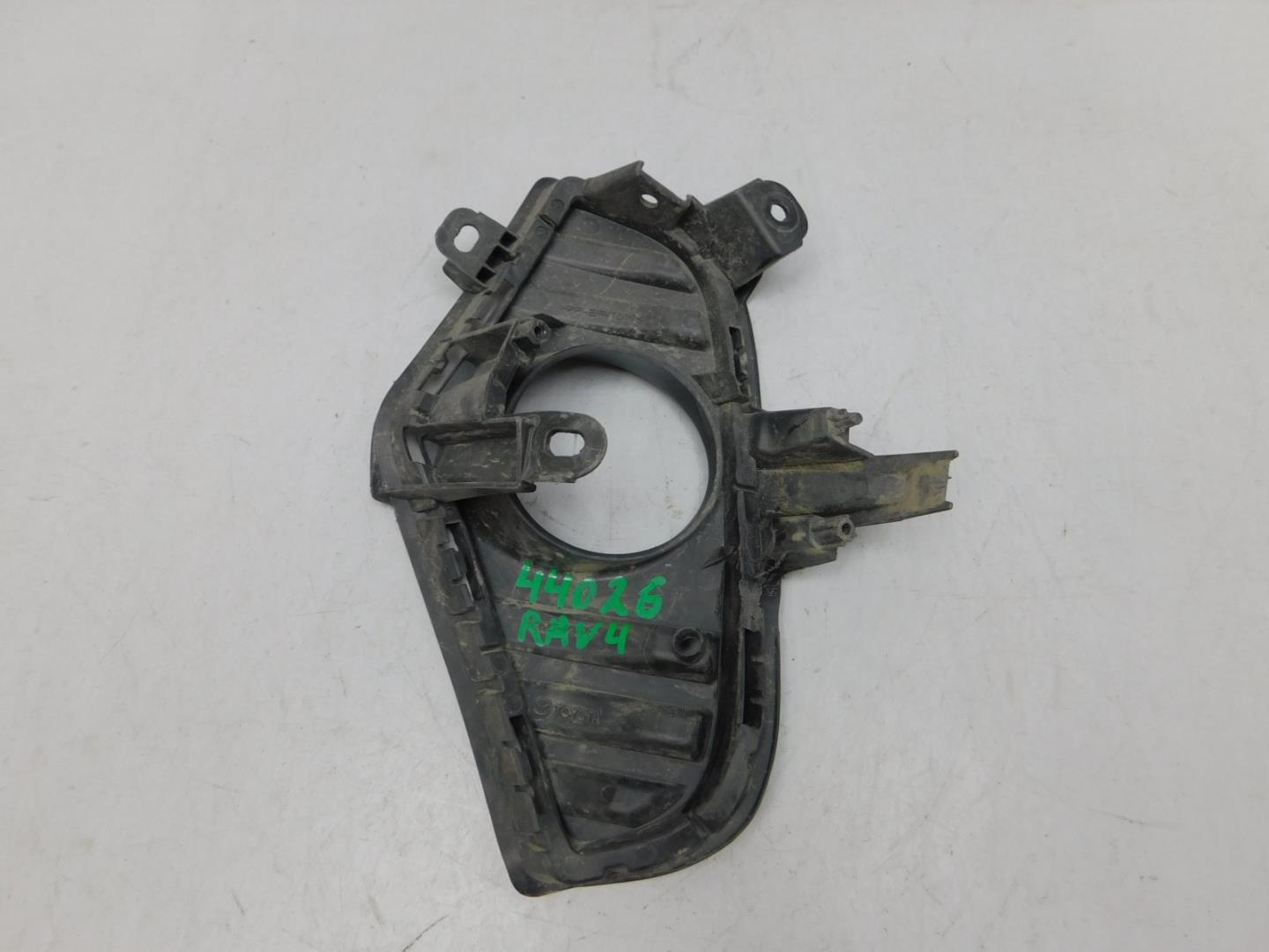 Решетка в бампер правая