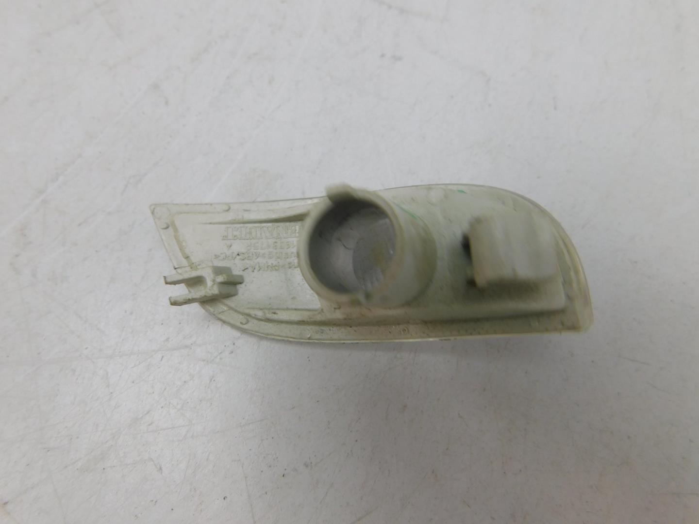 Повторитель поворота белый