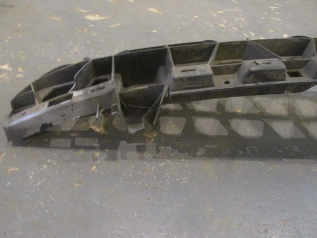 Усилитель переднего бампера