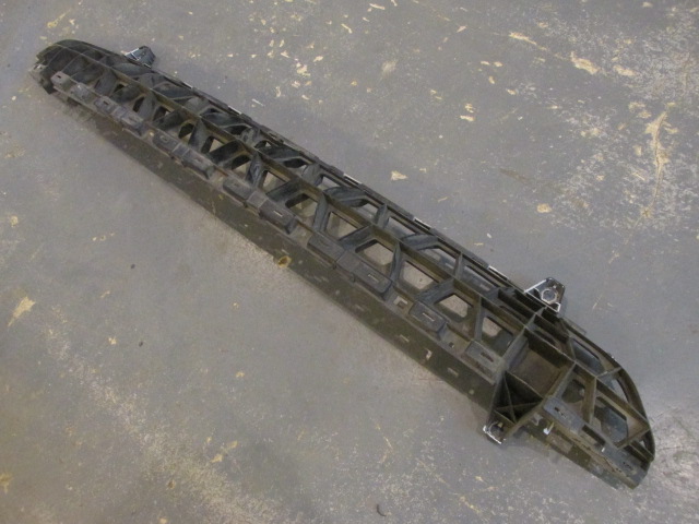 Усилитель переднего бампера