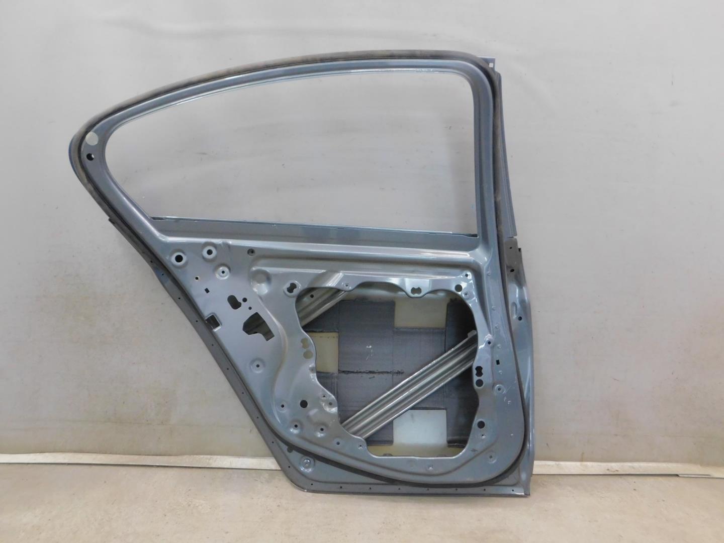 Дверь задняя левая