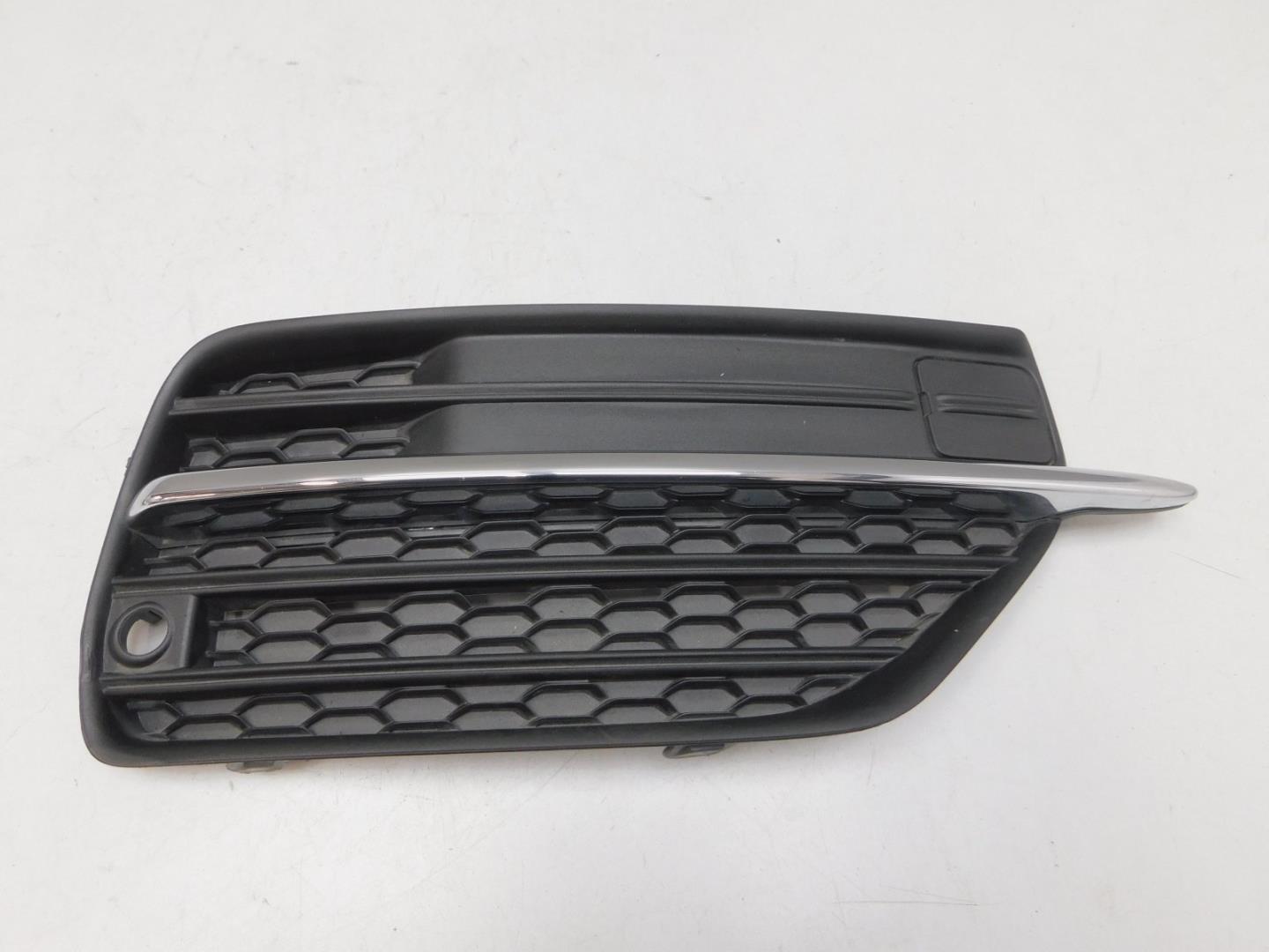 Решетка в бампер правая